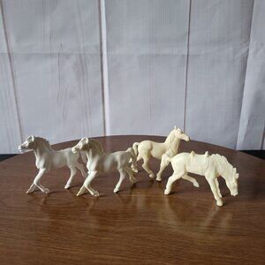Vintage 1960’s Toy Plastic Horse Figure Set of 4 (White/Cream)